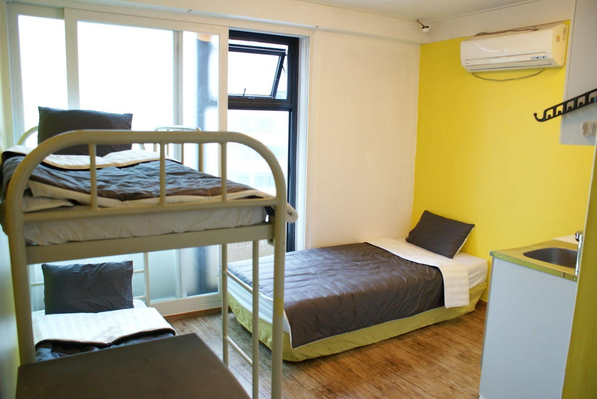 J Guesthouse Сеул Екстер'єр фото